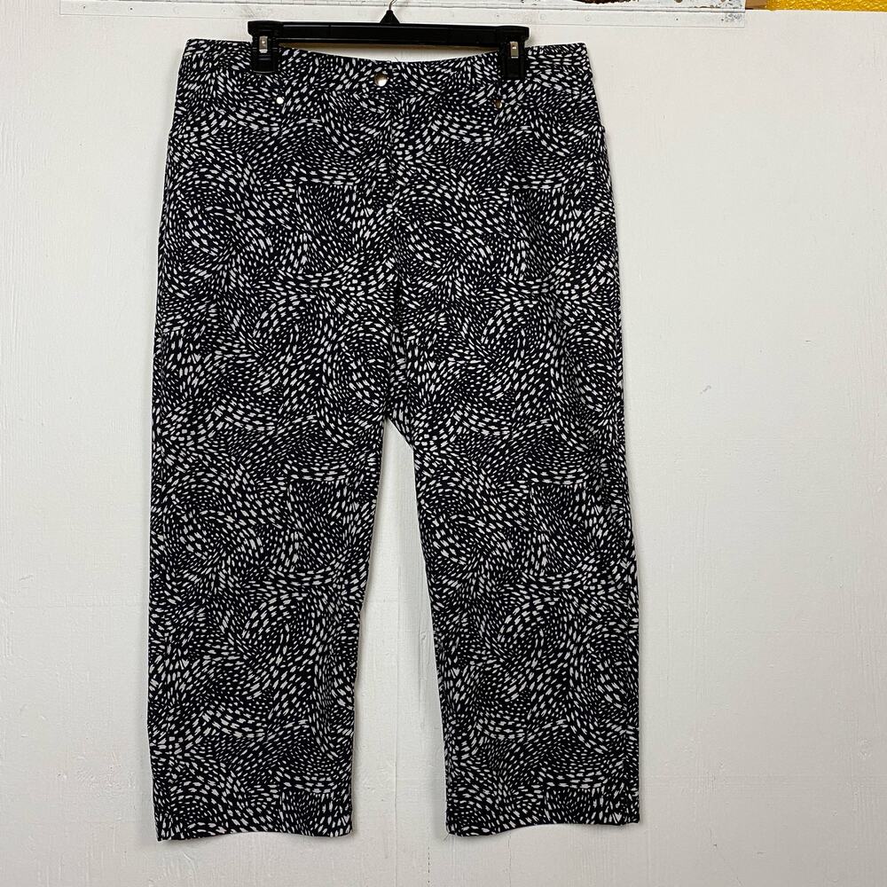 Chico's Weekends Women's Black Active Crop Pants Size 12